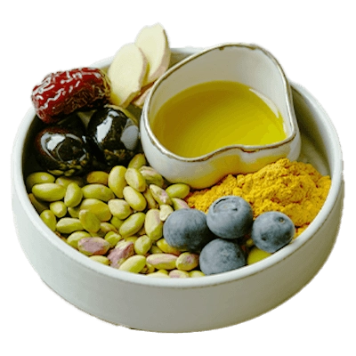 مجموعه ای از محصولات داتچین شامل روغن زیتون، زردچوبه، عناب خرمایی، بلوبری و زنجبیل.